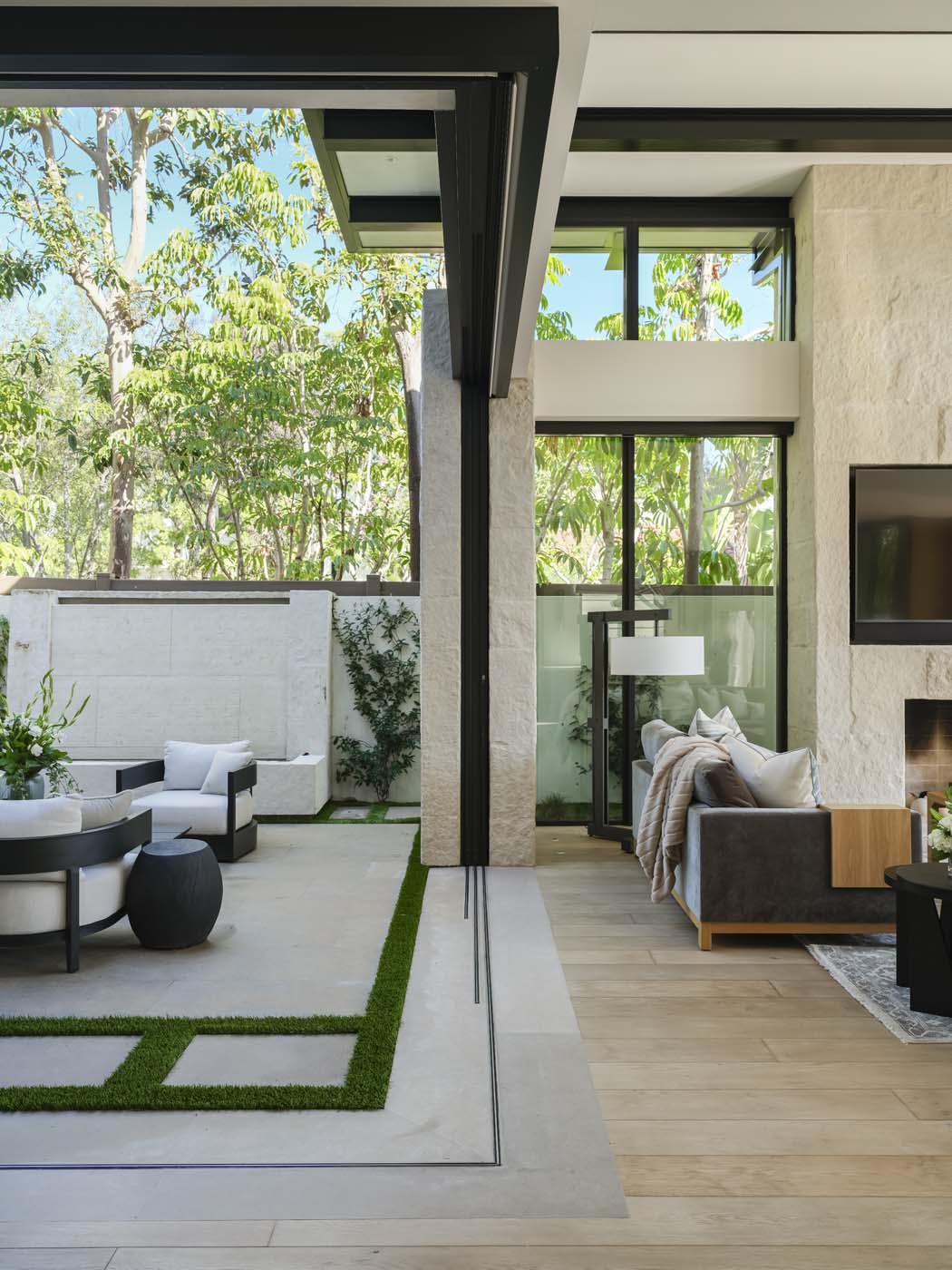 Poinsettia Courtyard House