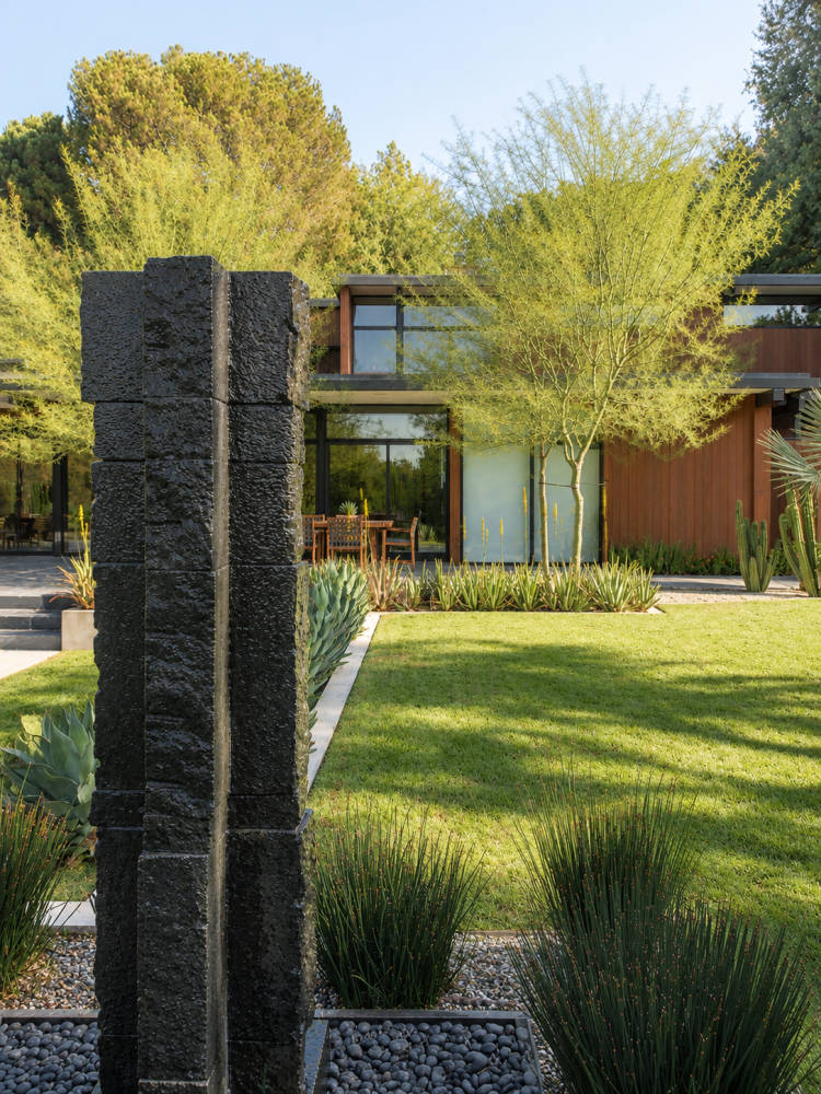 Mid-Century Garden Retreat