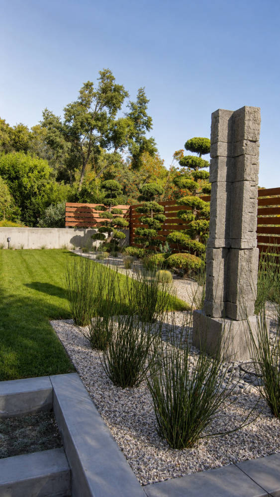 Mid-Century Garden Retreat