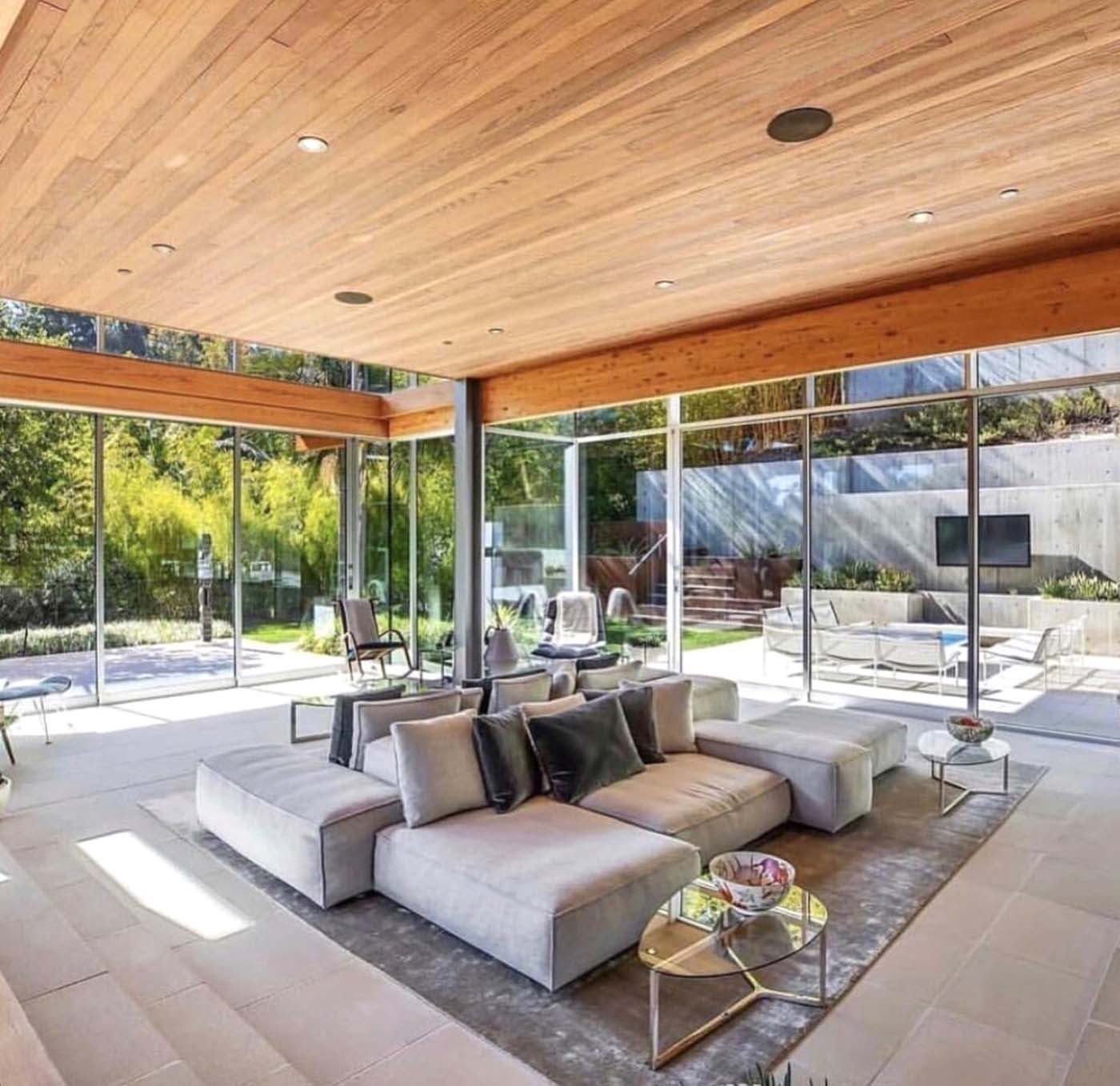 San Ysidro, Beverly Hills